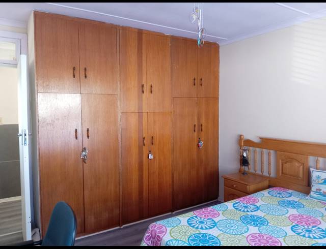 6 BEDROOM HOUSE FOR SALE IN KHARWASTAN